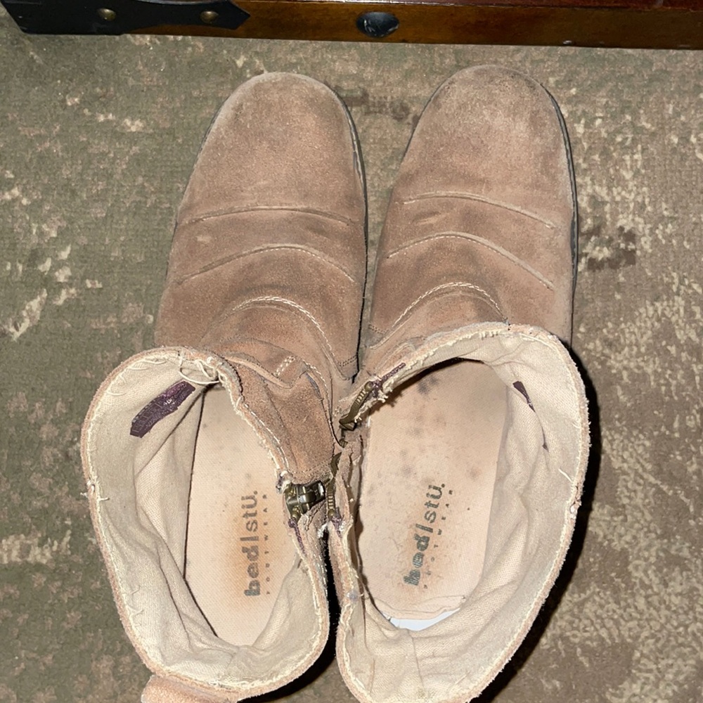 Mens size 13 BED STU zip up brown boots used. But still in good condition